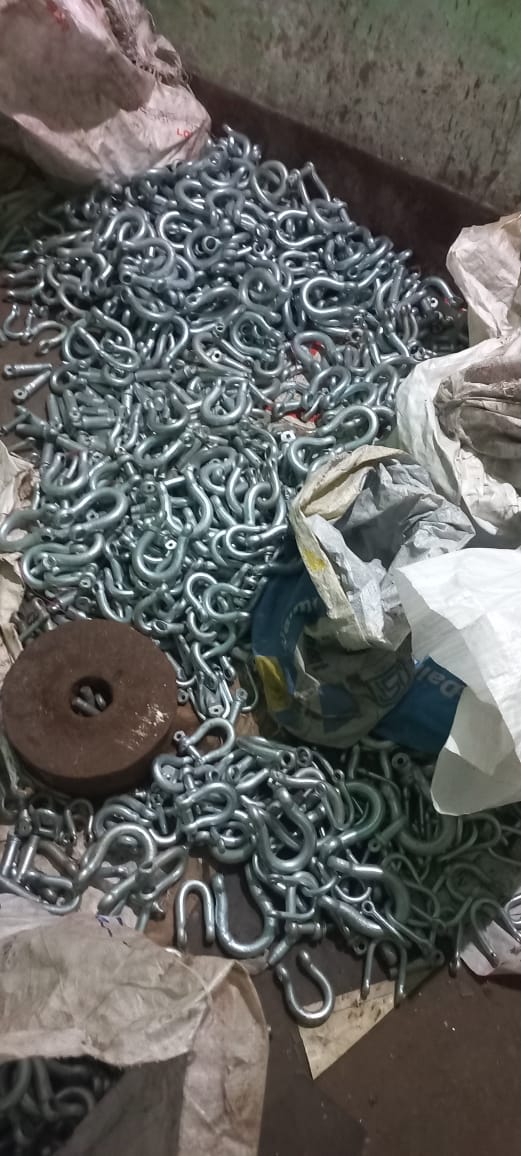 Shackle